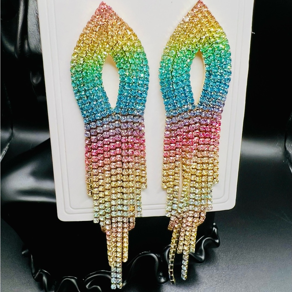 New Rainbow Gradient Crystal Drop Earrings - Picture 3 of 11